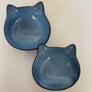 Nihow Slanted Elevated Cat Bowls Set of Two NWOT